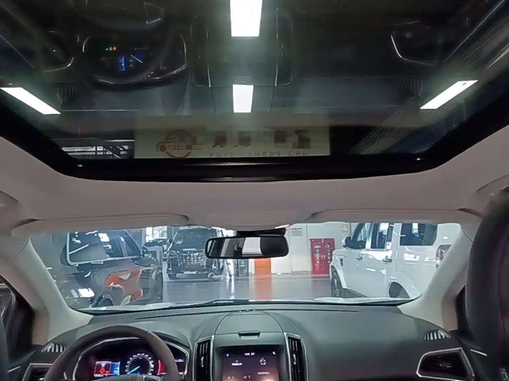 Ford Edge — миниатюра 18