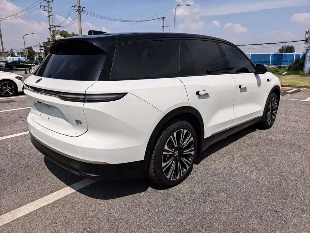 NIO ES8 — миниатюра 5