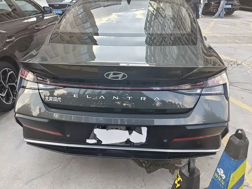 Hyundai Elantra — миниатюра 17