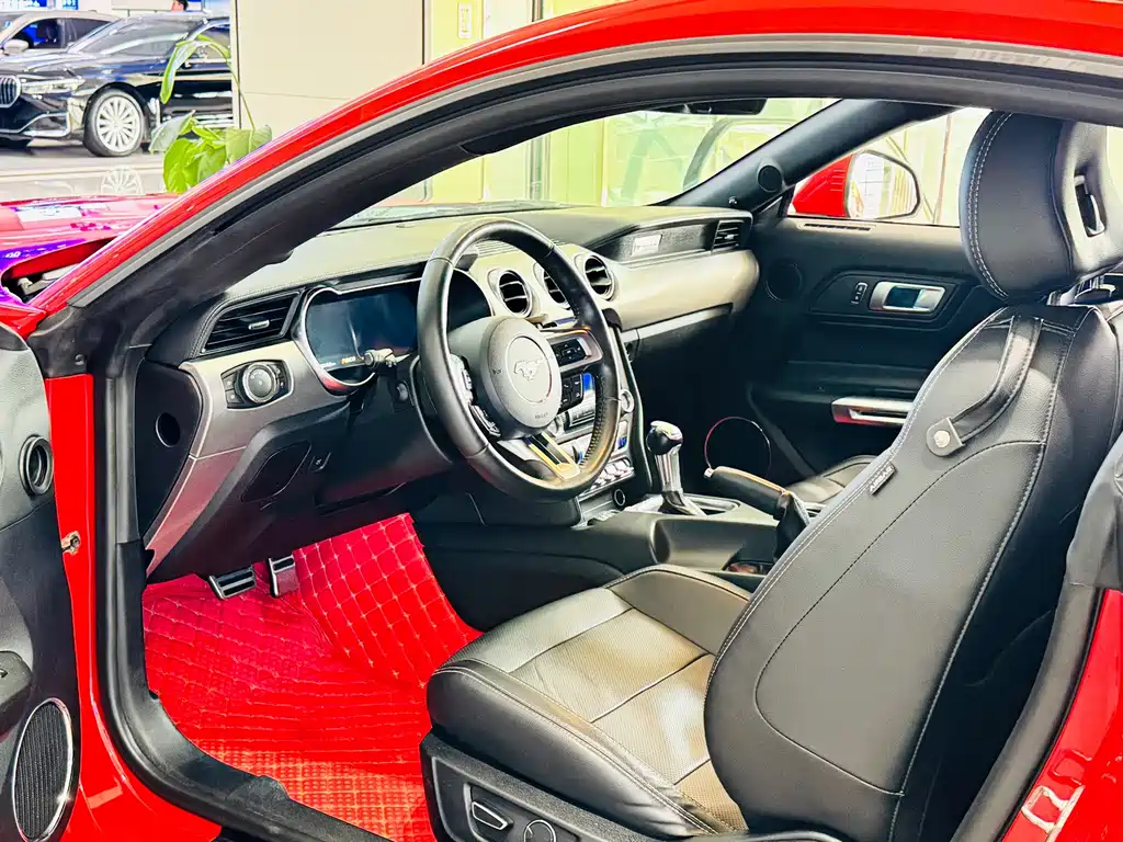 Ford Mustang — миниатюра 4