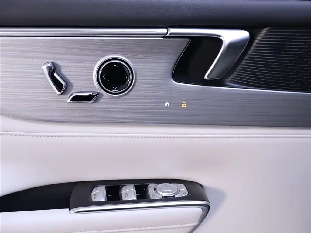 BUICK GL8 NEW ENERGY