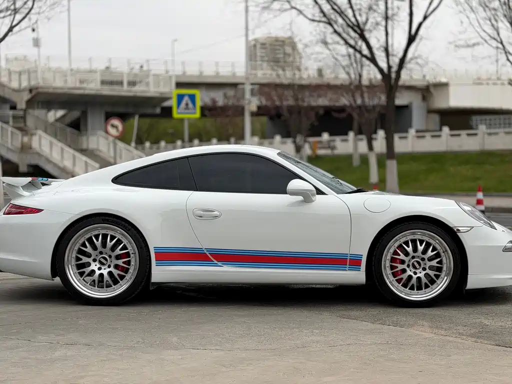 Porsche 911 2015 Carrera S 3.8L Martini
