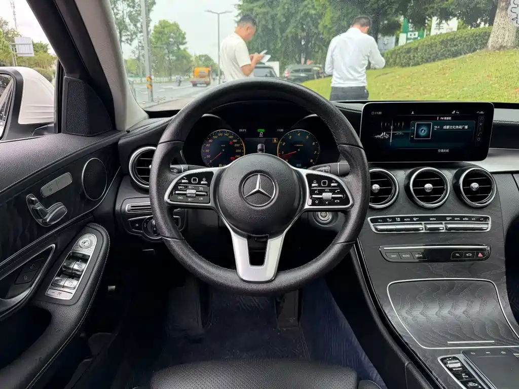 Mercedes-Benz C-Class — миниатюра 14