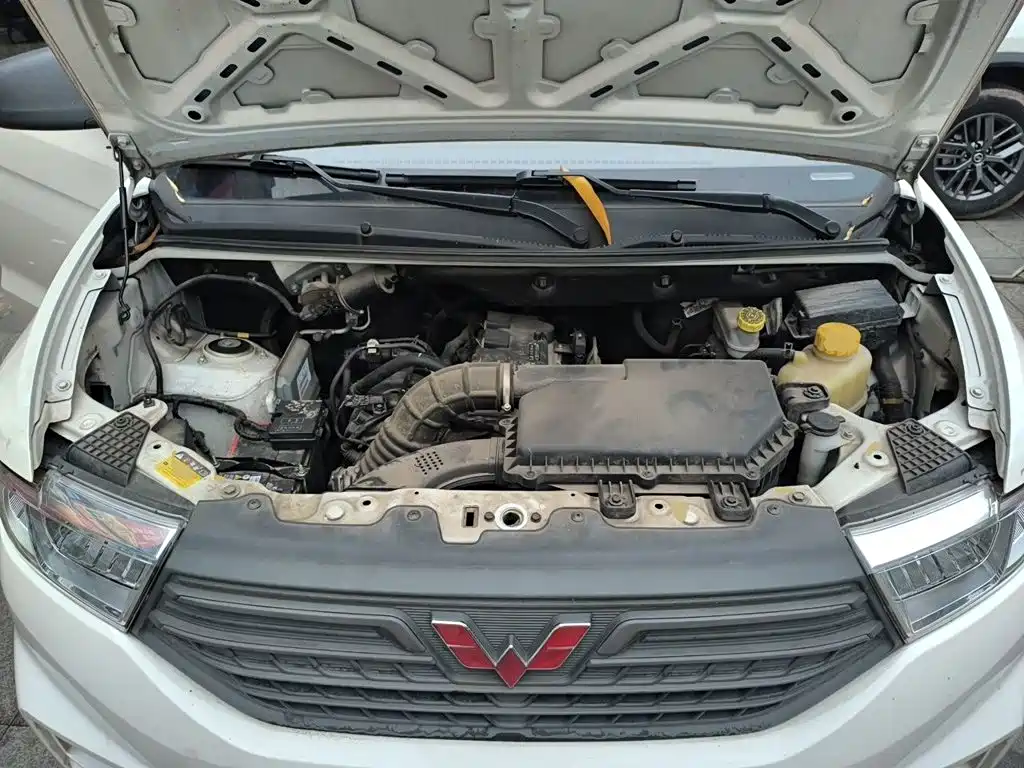 Wuling Hongguang V — миниатюра 11