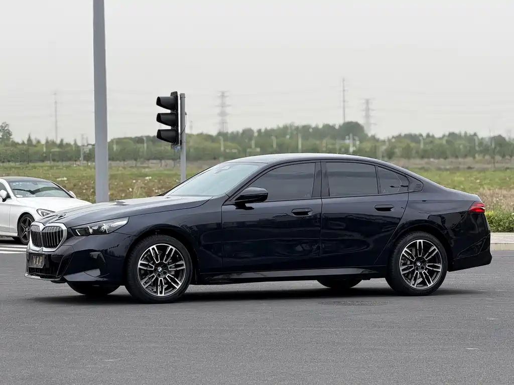 BMW 5 Series (Import) 2026