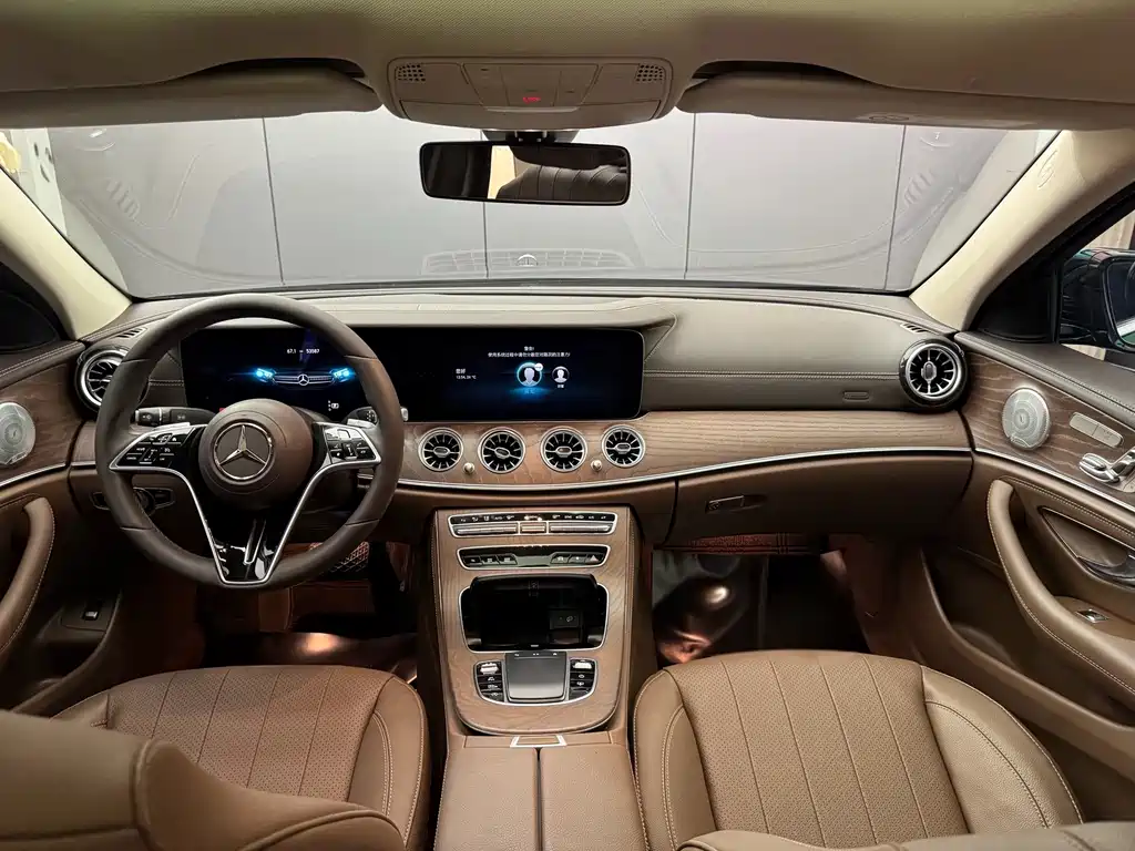 Mercedes-Benz E-Class — миниатюра 4