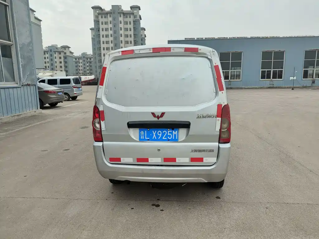 Wuling Rongguang 2014 1.2L S