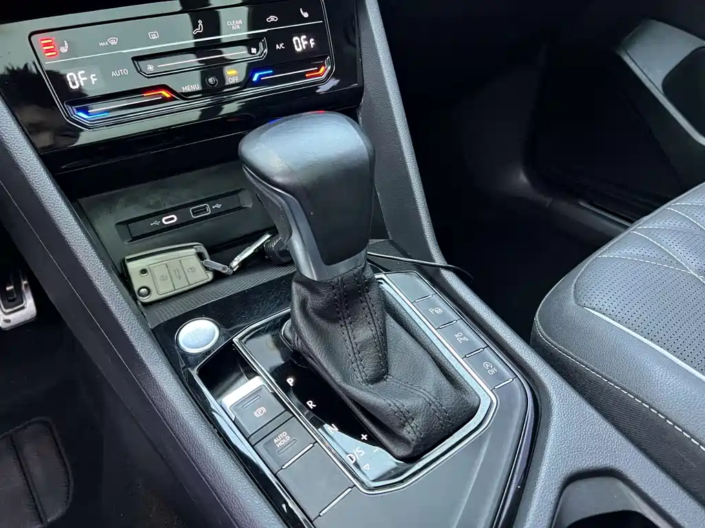 Volkswagen Tiguan L L 2022 330TSI AT R-Line