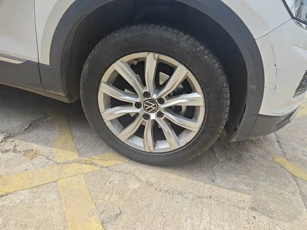 Volkswagen T-Roc — миниатюра 24