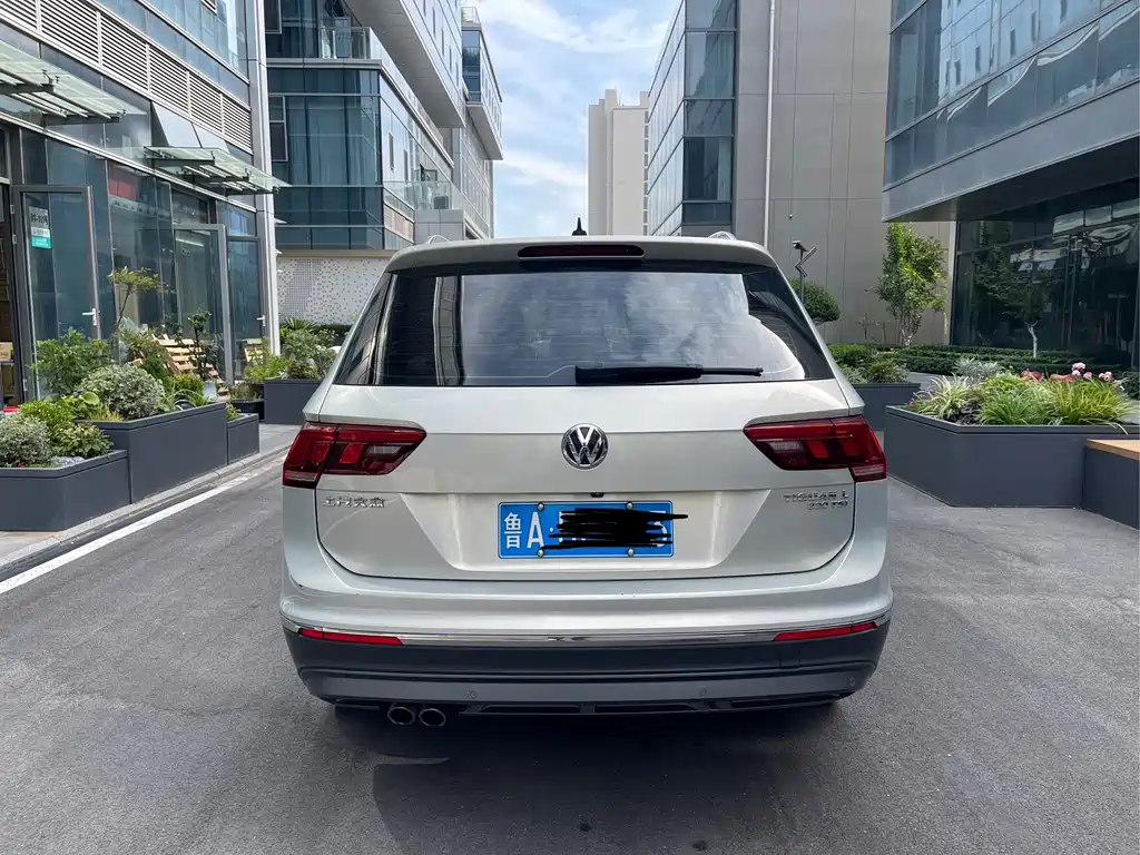 Volkswagen Tiguan L — миниатюра 8