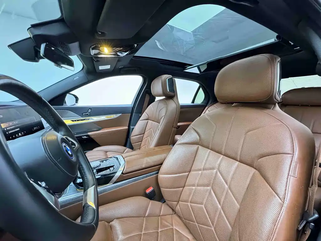 BMW i7 — миниатюра 19