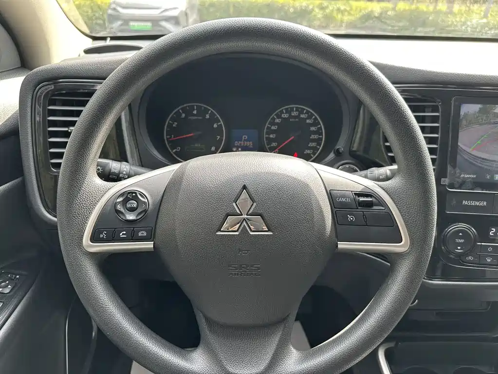 Mitsubishi Outlander — миниатюра 15