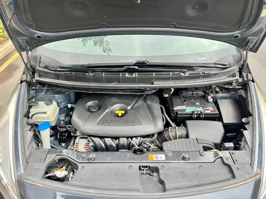 Kia Carens — миниатюра 14