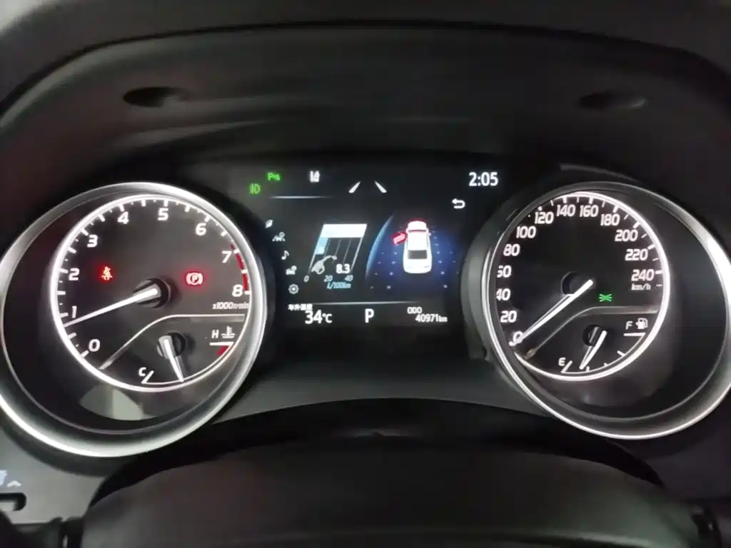 Toyota Camry — миниатюра 12