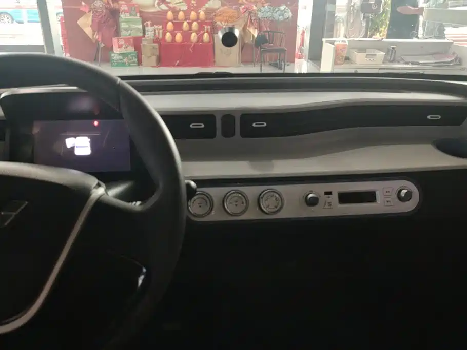 Wuling MINIEV — миниатюра 13