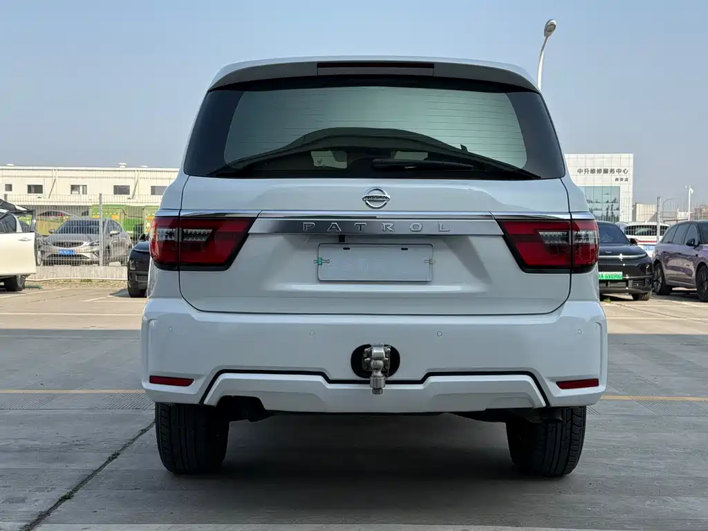 Nissan Patrol 2020 4.0L AT