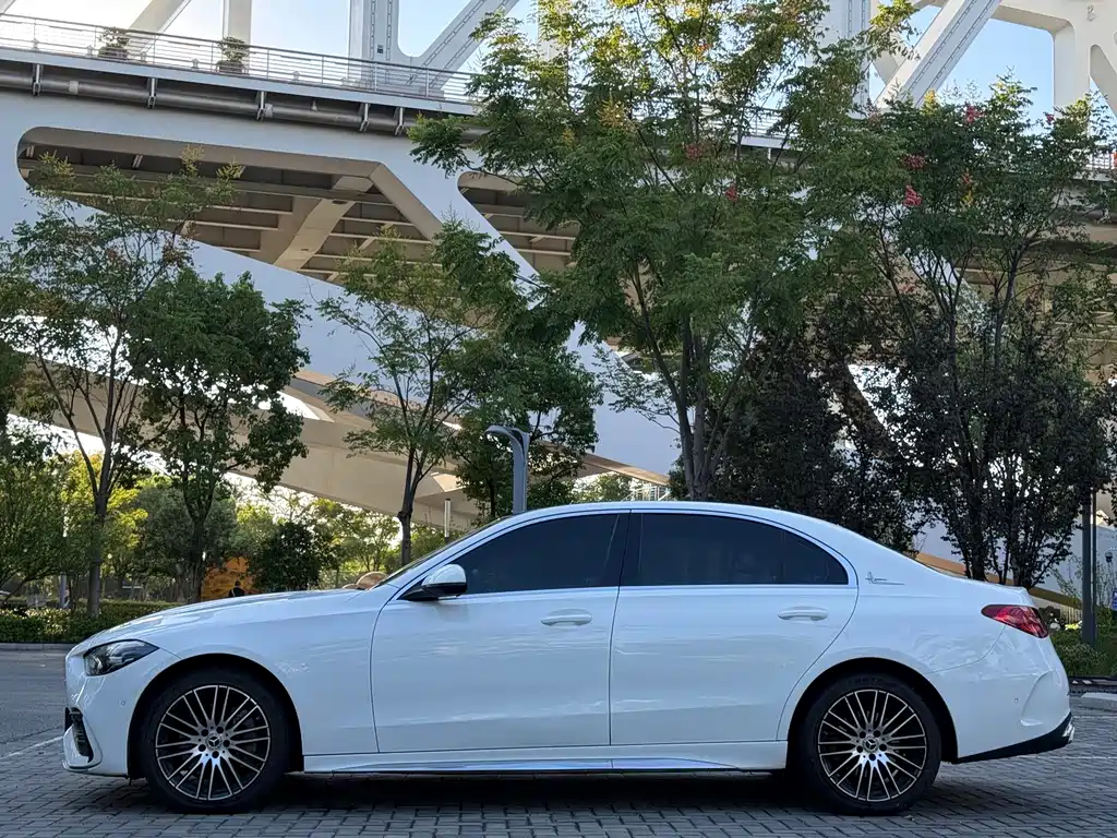 Mercedes-Benz C-Class — миниатюра 4