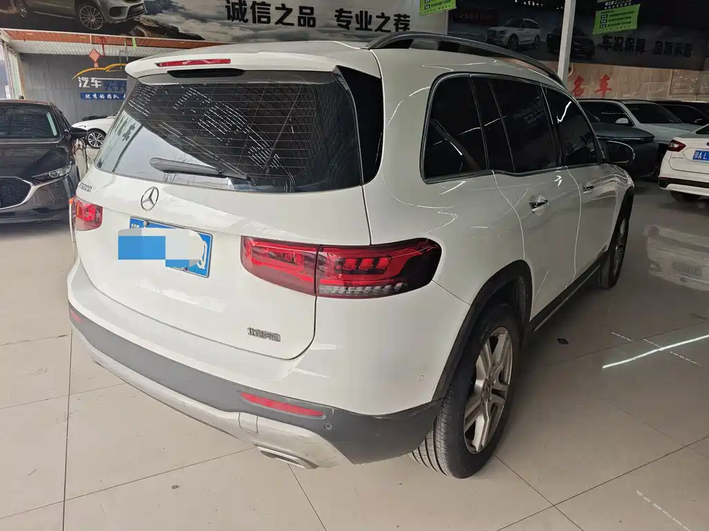 MERCEDES-BENZ GLB