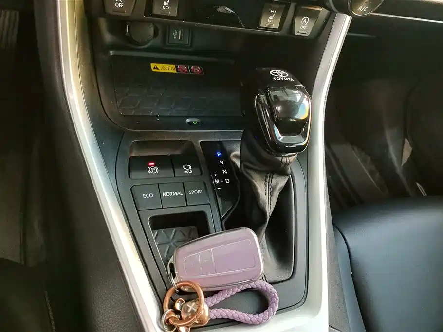 TOYOTA RAV4 RONGFANG