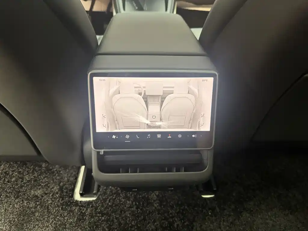 Tesla Model 3 — фотографии объявления, Фото 17