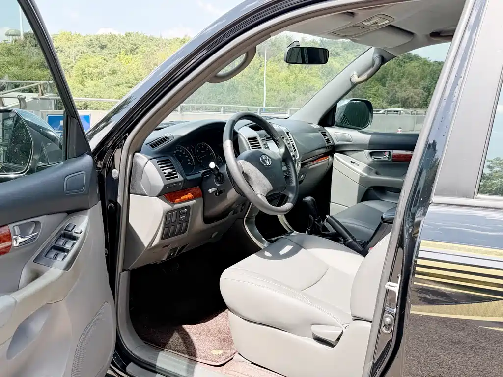 Toyota Land Cruiser Prado 2004 GX 2.7 AT