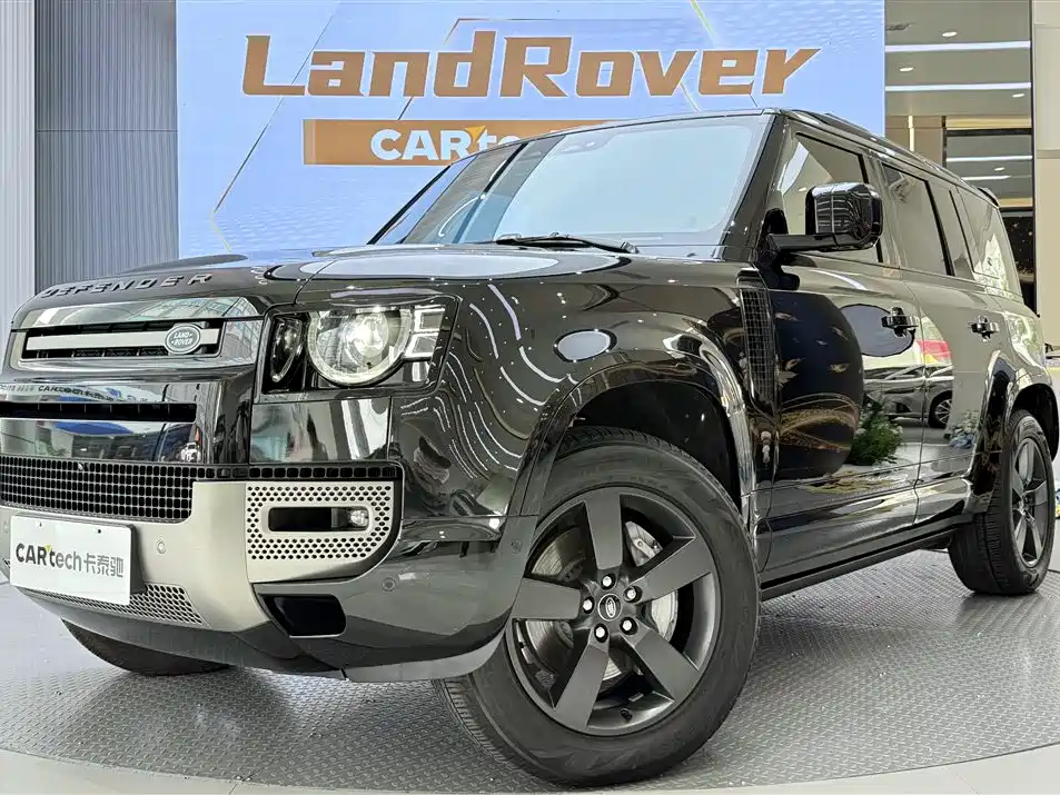 Land Rover Defender 2024