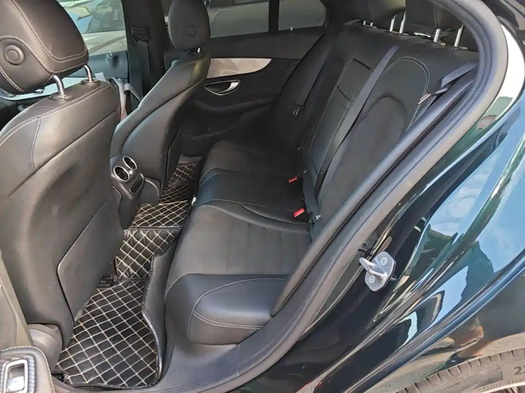 Mercedes-Benz C-Class — миниатюра 13
