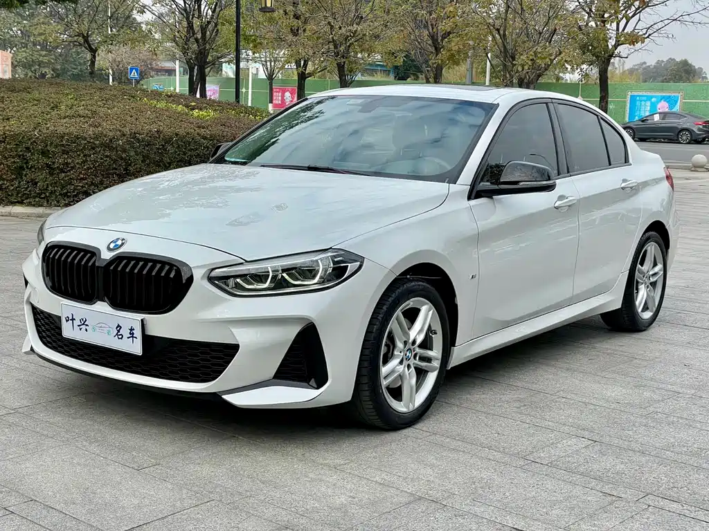BMW 1 SERIES