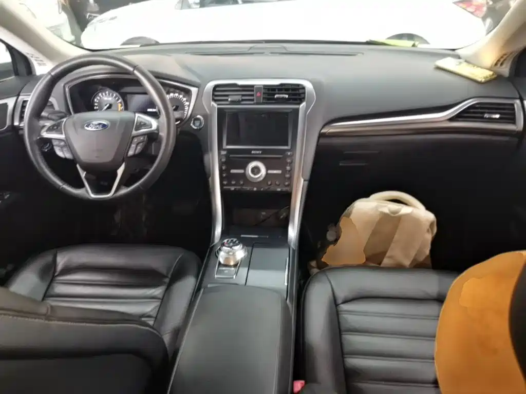 Ford Mondeo — миниатюра 10