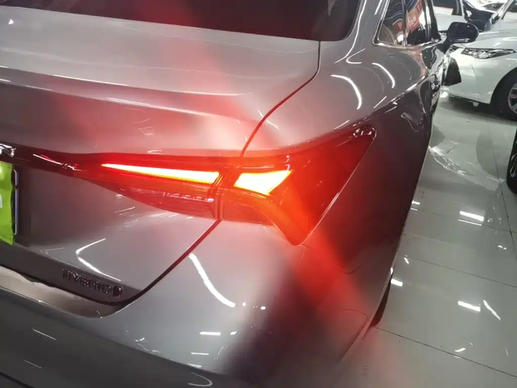 Toyota Avalon — миниатюра 8