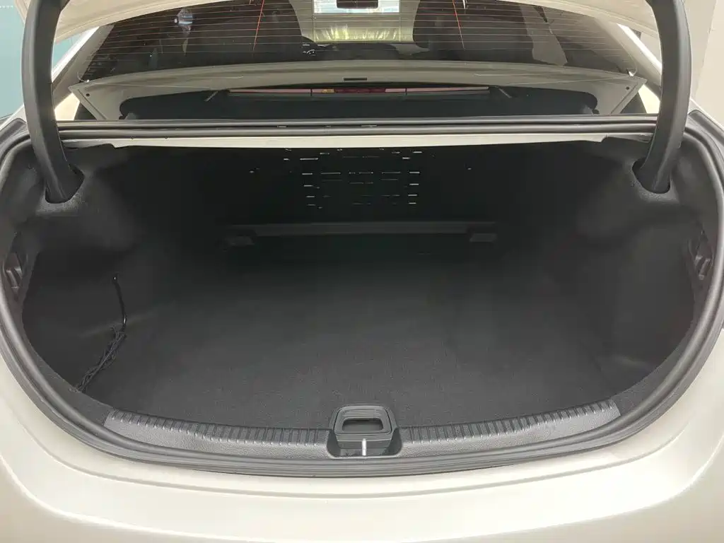 Mercedes-Benz C-Class — миниатюра 24