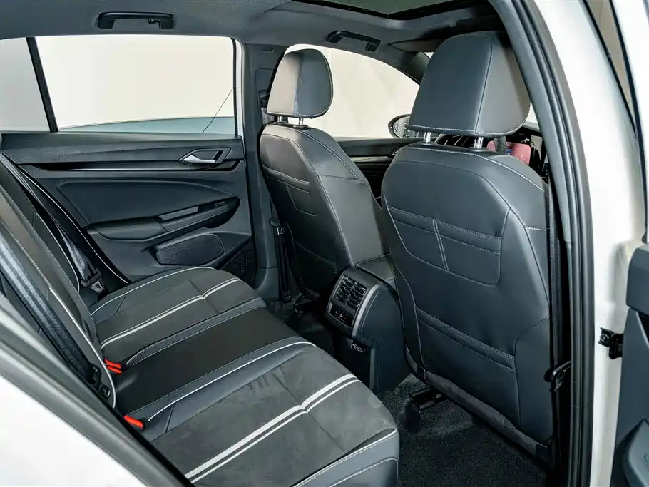Volkswagen Golf — миниатюра 21