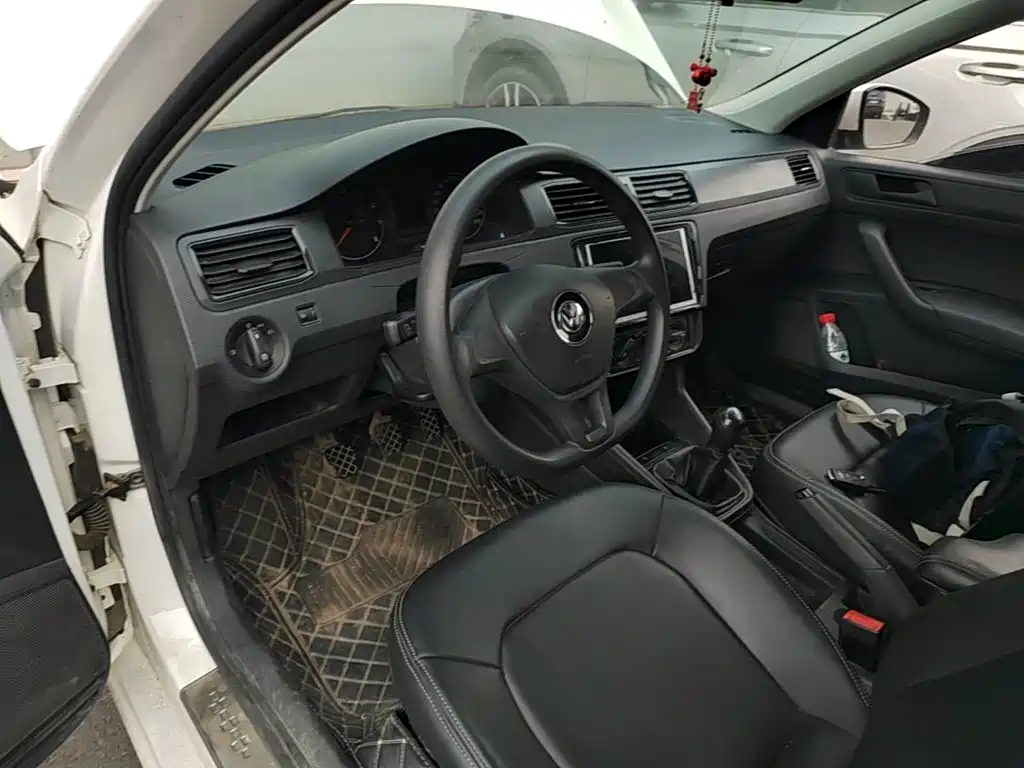 Volkswagen Santana — миниатюра 10