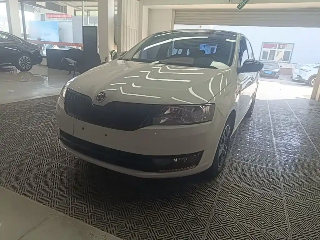Skoda Rapid Spaceback — миниатюра 2