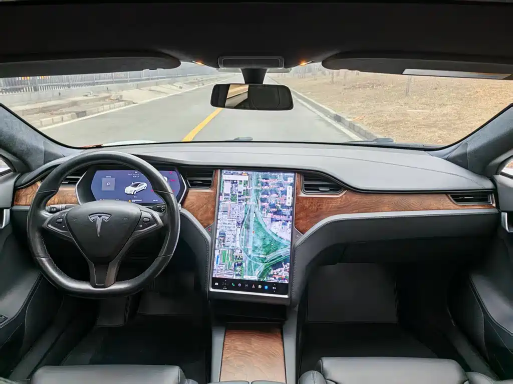 TESLA MODEL S