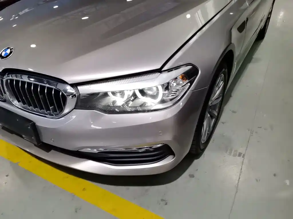 BMW 5 Series — миниатюра 24