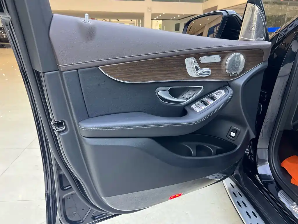 Mercedes-Benz GLC — миниатюра 8