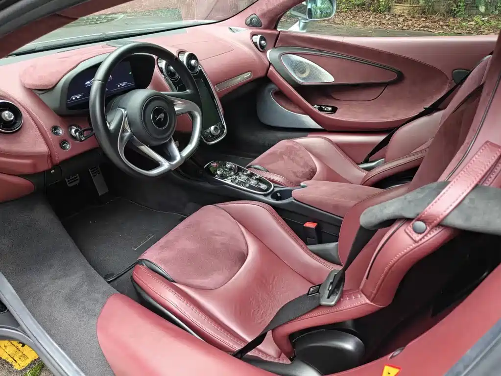 McLaren GT — миниатюра 5