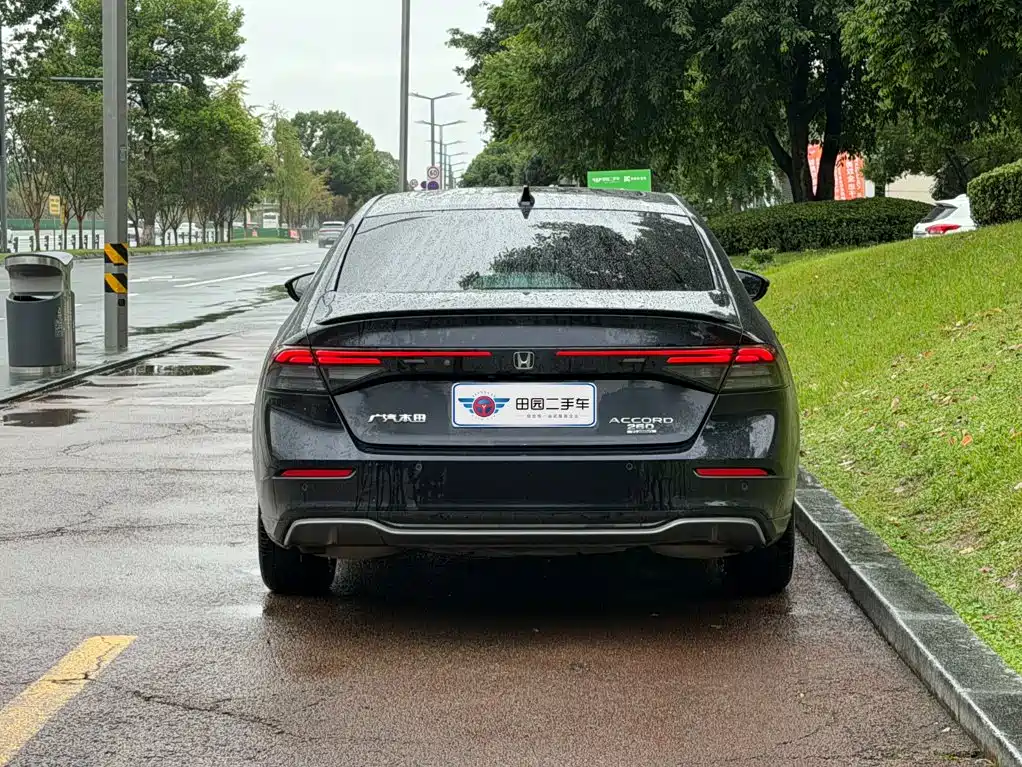Honda Accord — миниатюра 5