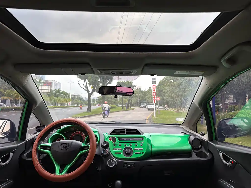 Honda Fit — миниатюра 14