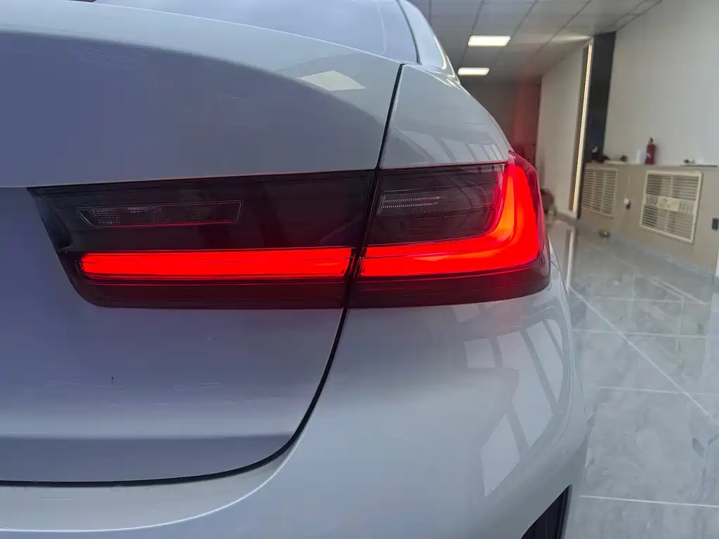 BMW 3 Series — миниатюра 24