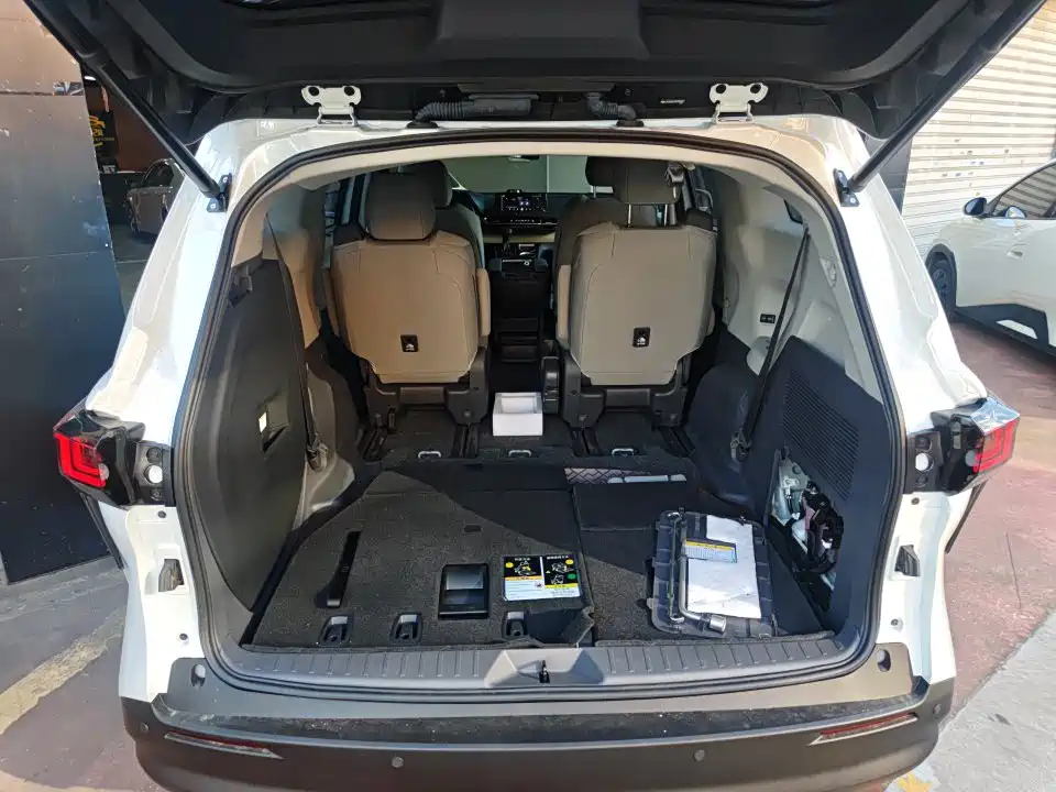 Toyota Sienna — миниатюра 9