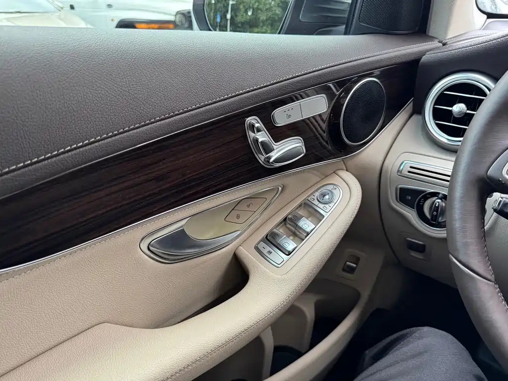 Mercedes-Benz GLC — миниатюра 35