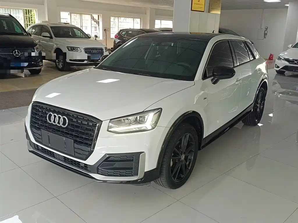 Audi Q2L 2021