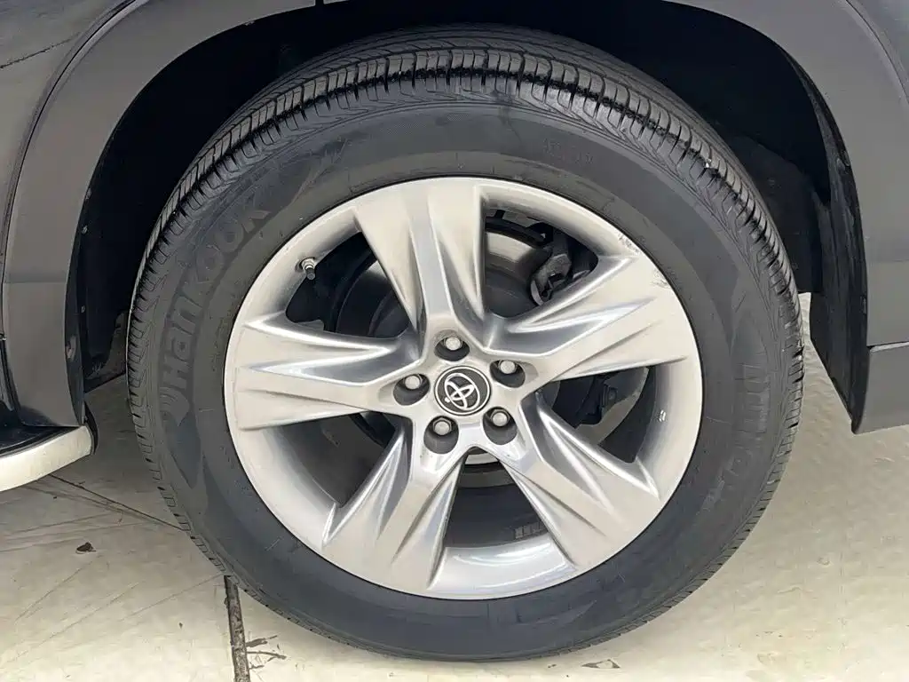 Toyota Highlander — миниатюра 9