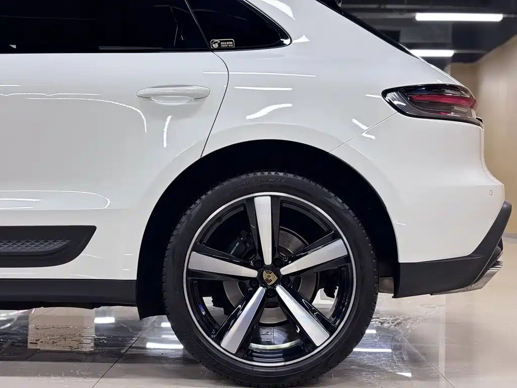 Porsche Macan — миниатюра 11
