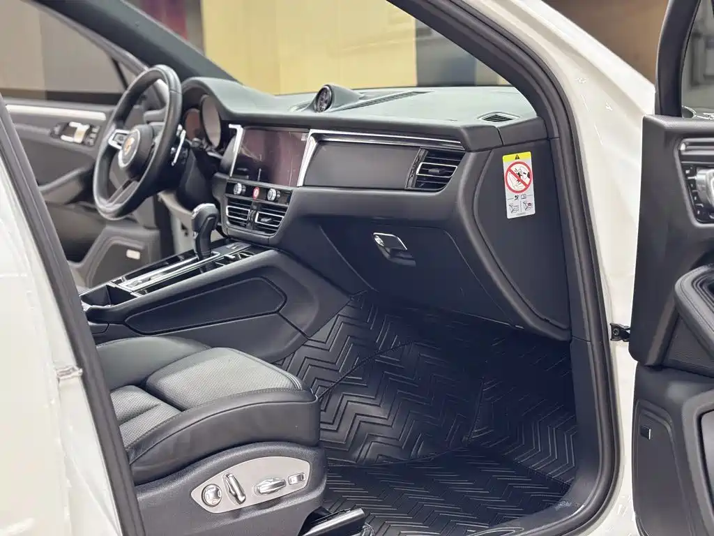 Porsche Macan — миниатюра 19
