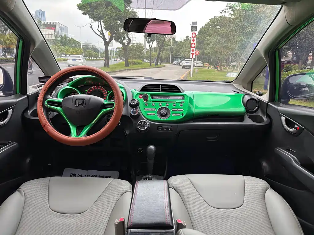 Honda Fit — миниатюра 12
