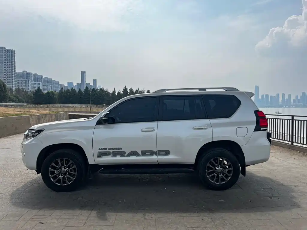 Toyota Prado (Import) — миниатюра 3