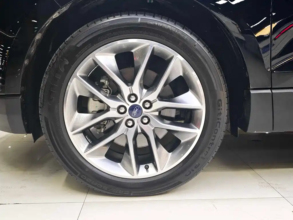 Ford Edge — миниатюра 8